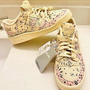 RARE🔥PAISLEY SNEAKERS CREAM PASTEL PAISLEY BANDANA TENNIS SHOES ADIDAS SNEAKERS